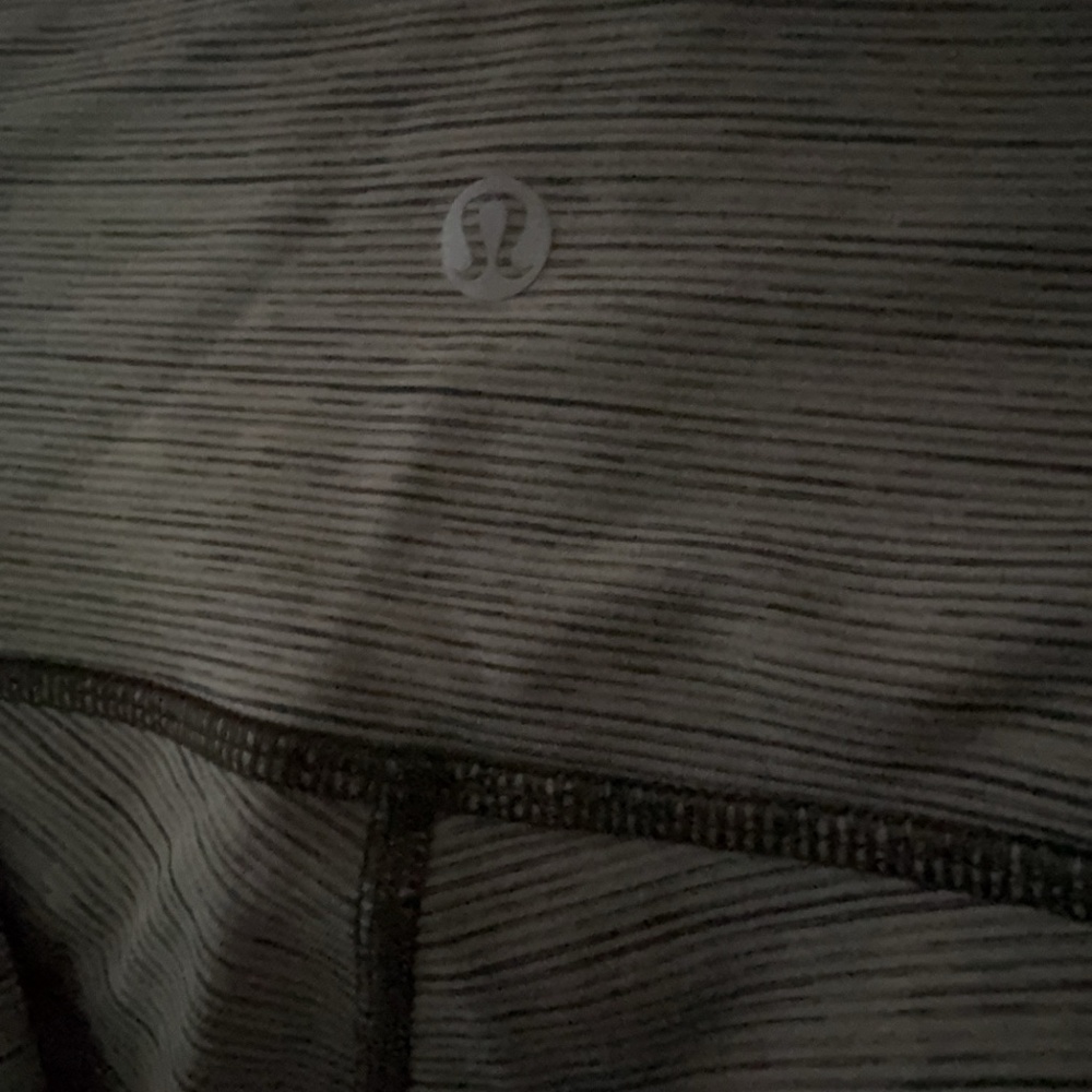 Lululemon Leggings sz 2 - Picture 2 of 2